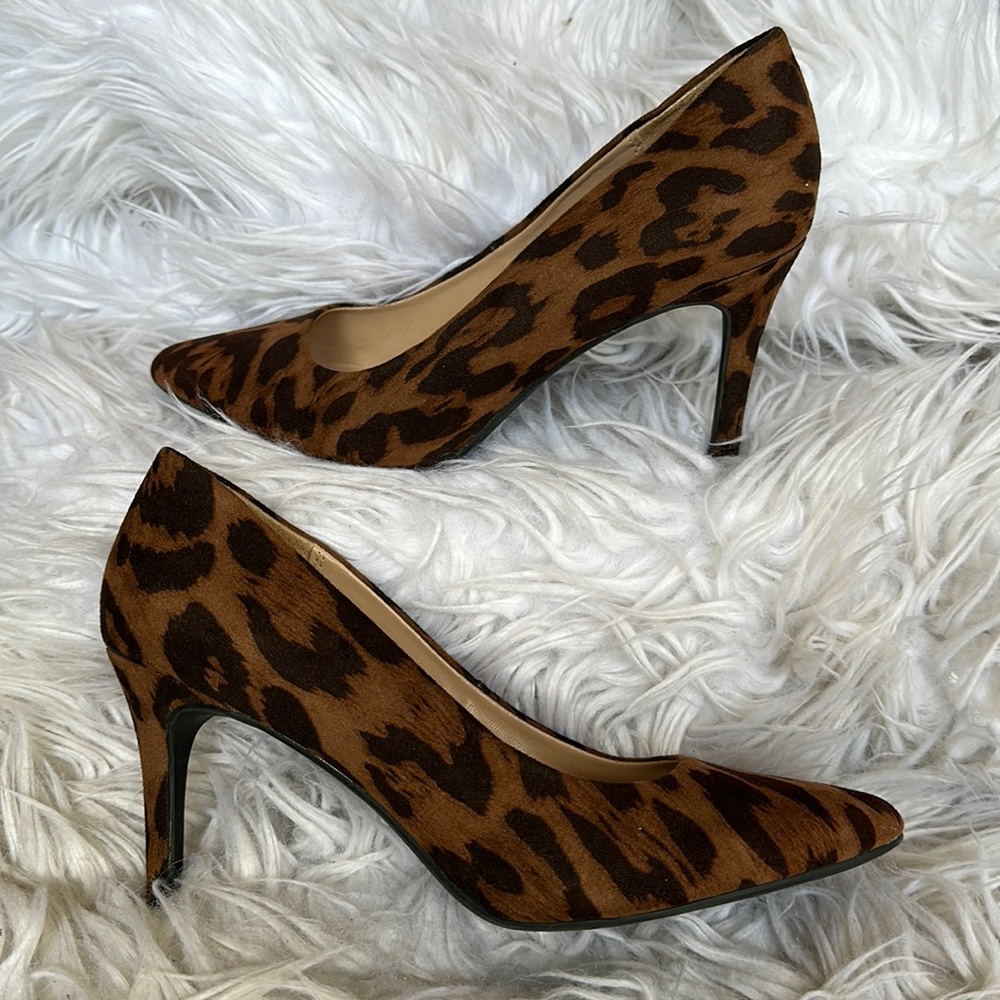 - A New Day SZ.6 Cheetah Pointed Toe Heels Textile Upper